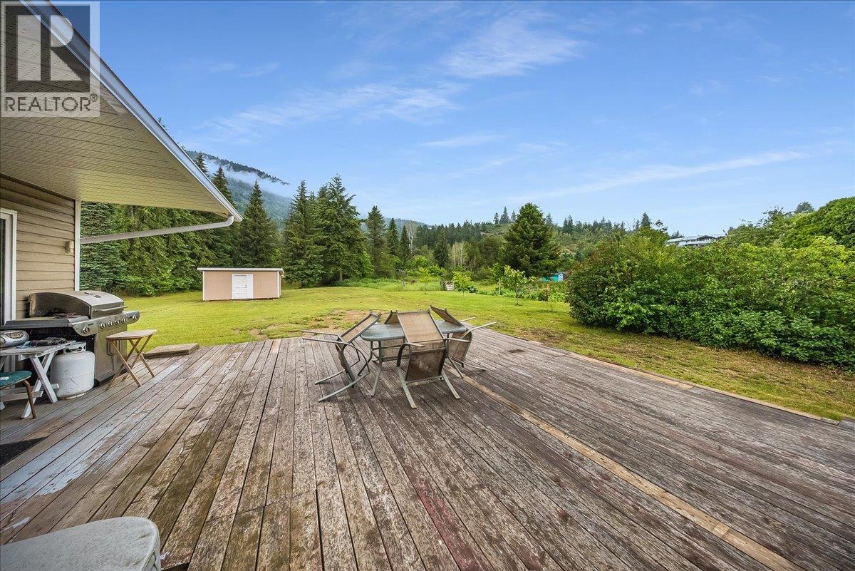 309 12th Avenue, Genelle, British Columbia V0G 1G0 - Photo 59 - 10389843