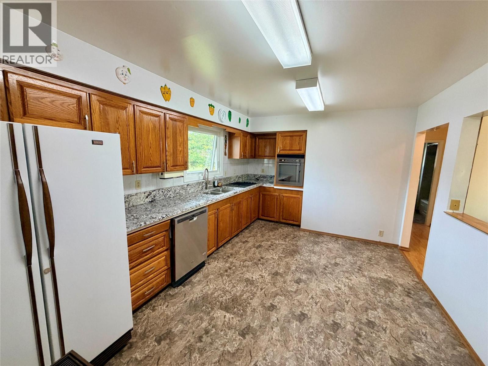 1008 95 Avenue, Dawson Creek, British Columbia  V1G 1C8 - Photo 7 - 10389964