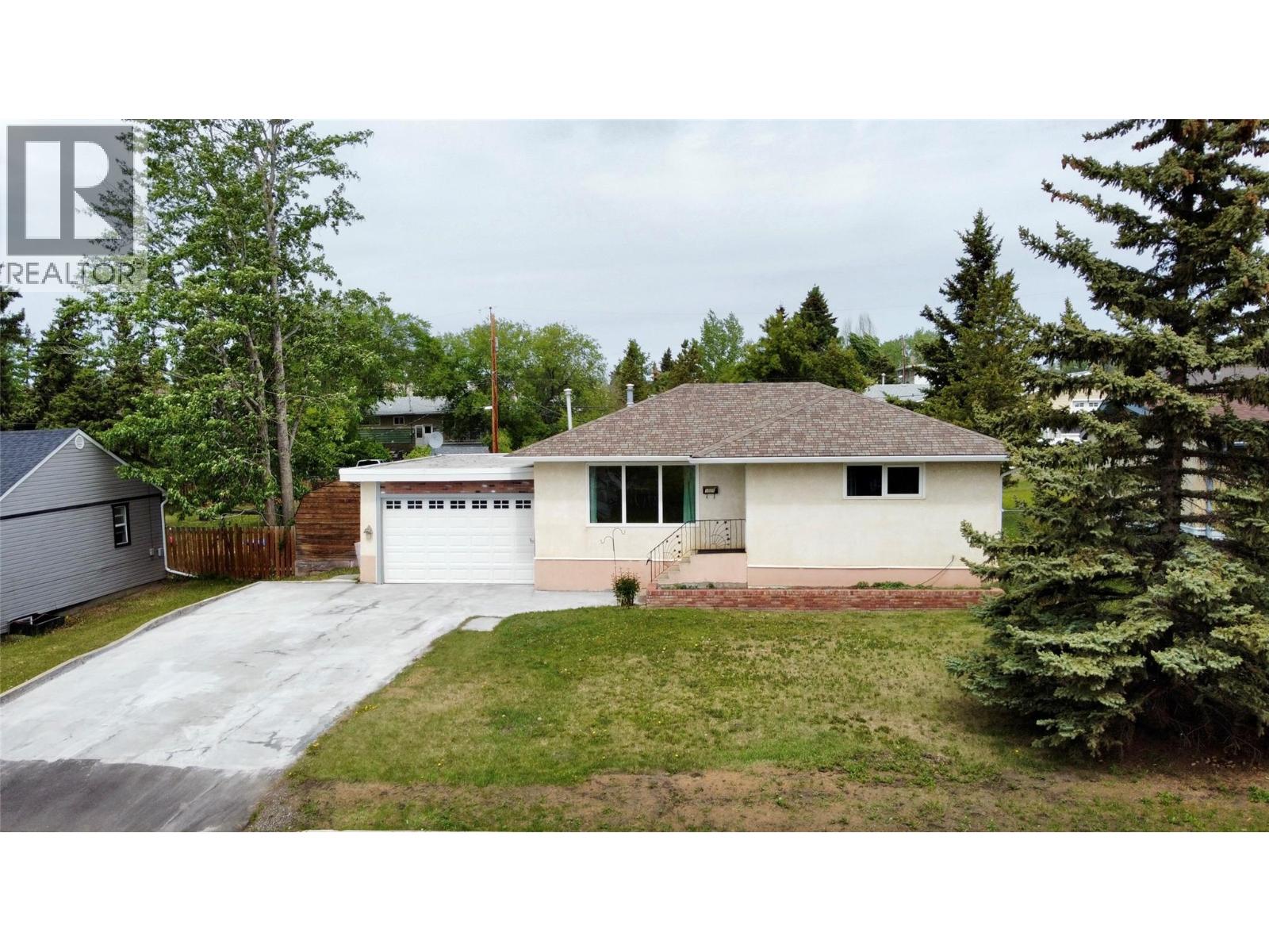 1008 95 Avenue, dawson creek, British Columbia