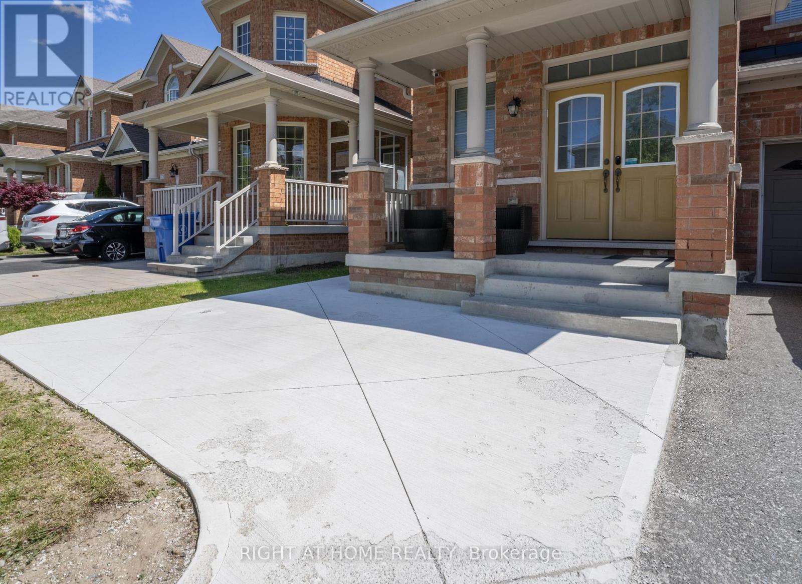 136 Durhamview Crescent, Whitchurch-Stouffville, Ontario  L4A 1H4 - Photo 2 - N13231678