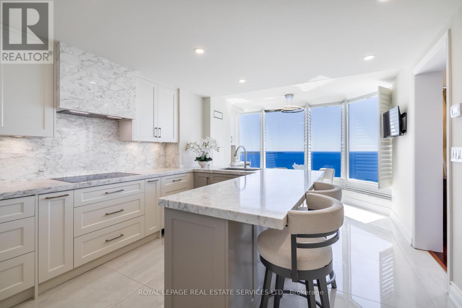 4006 - 1 Palace Pier Court, Toronto, Ontario  M8V 3W9 - Photo 3 - W13231684