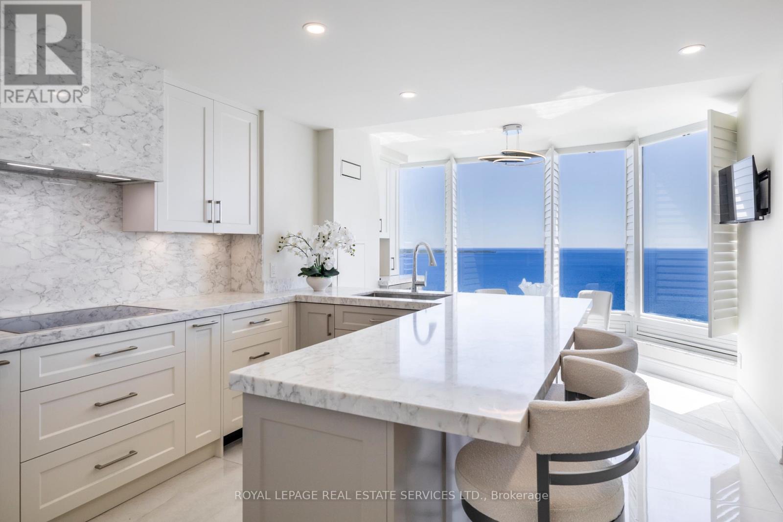 4006 - 1 Palace Pier Court, Toronto, Ontario  M8V 3W9 - Photo 4 - W13231684