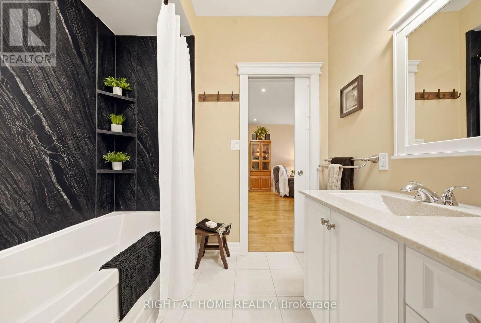 31 Manorwood Drive, West Lincoln, Ontario  L0R 2A0 - Photo 23 - X13231672