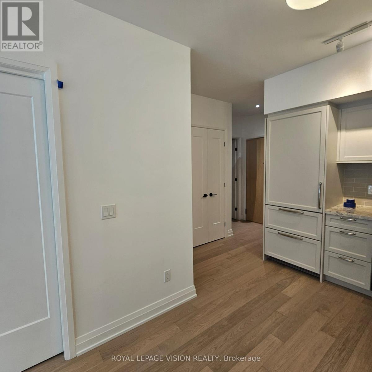 202 - 505 Glencairn Avenue, Toronto, Ontario  M6B 0B2 - Photo 4 - C13231230