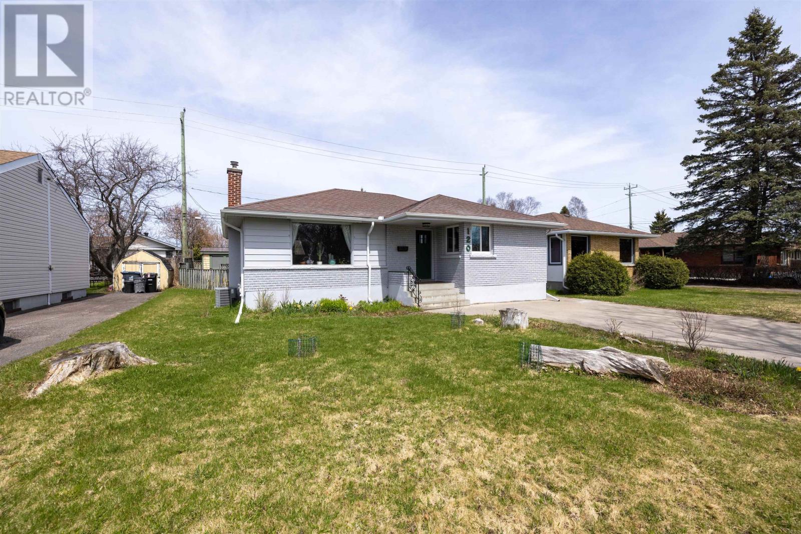 120 Robinson Dr, Thunder Bay, Ontario  P7A 6G5 - Photo 2 - TB2601328