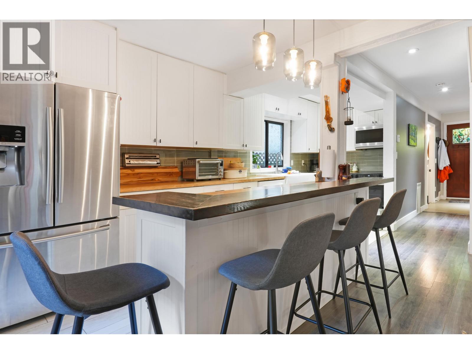 4990 Capilano Road, North Vancouver, British Columbia  V7R 4K6 - Photo 4 - R3131471