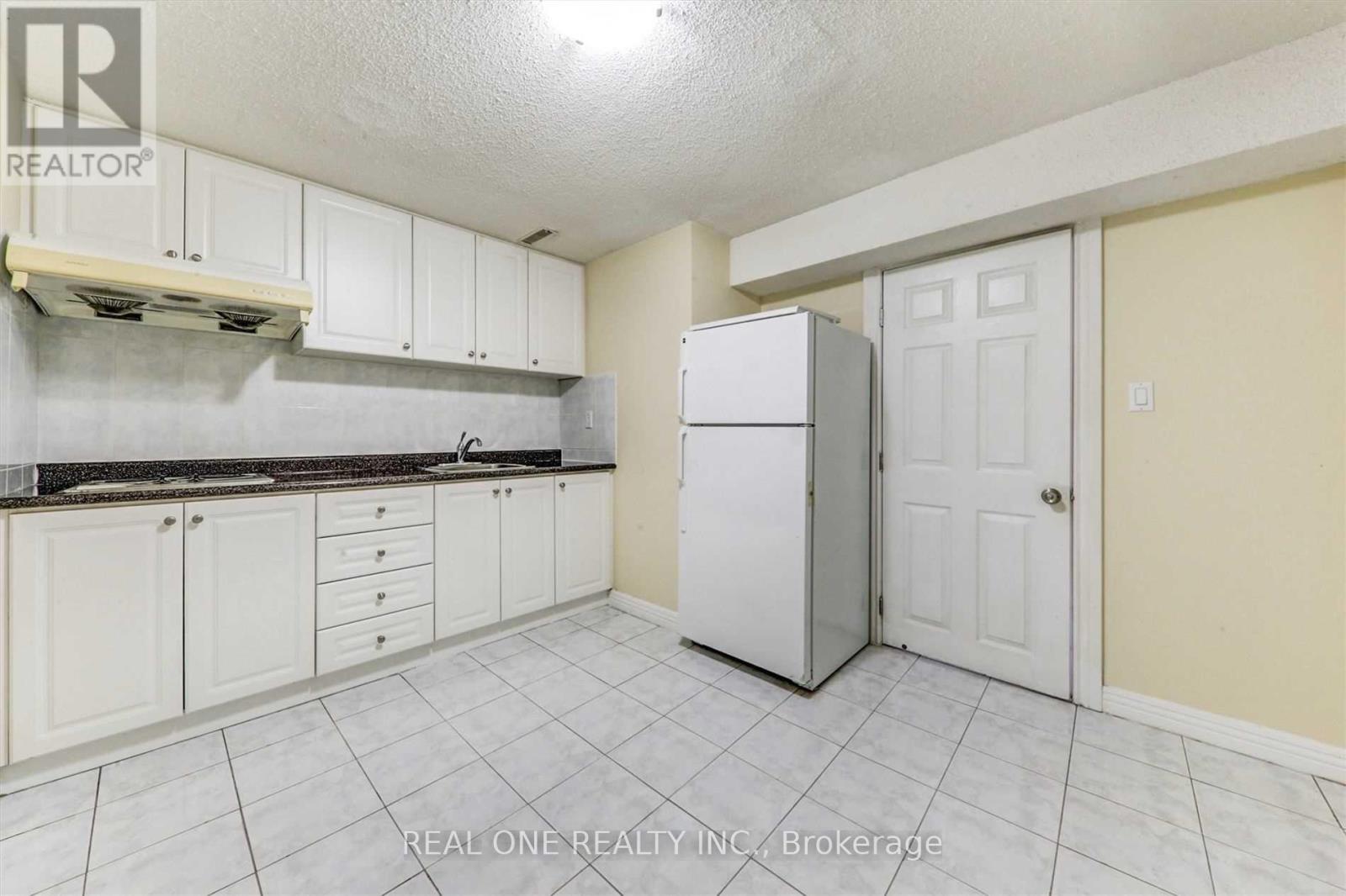 2 Maitland Drive, Markham, Ontario  L3R 4M7 - Photo 12 - N13231720