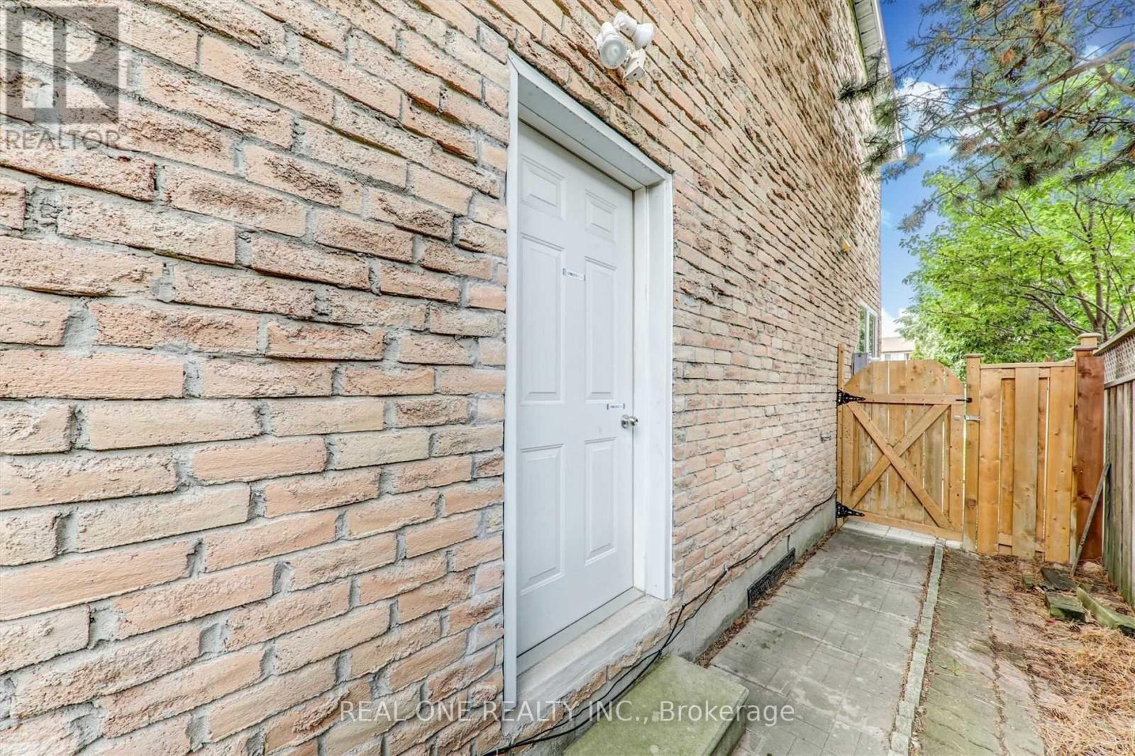 2 Maitland Drive, Markham, Ontario  L3R 4M7 - Photo 17 - N13231720