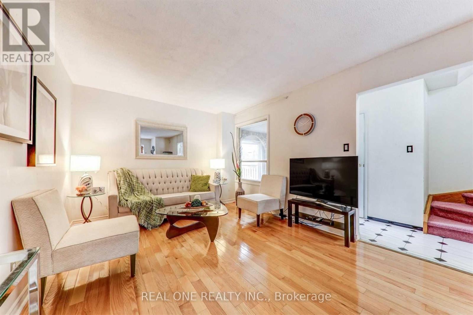 2 Maitland Drive, Markham, Ontario  L3R 4M7 - Photo 4 - N13231720