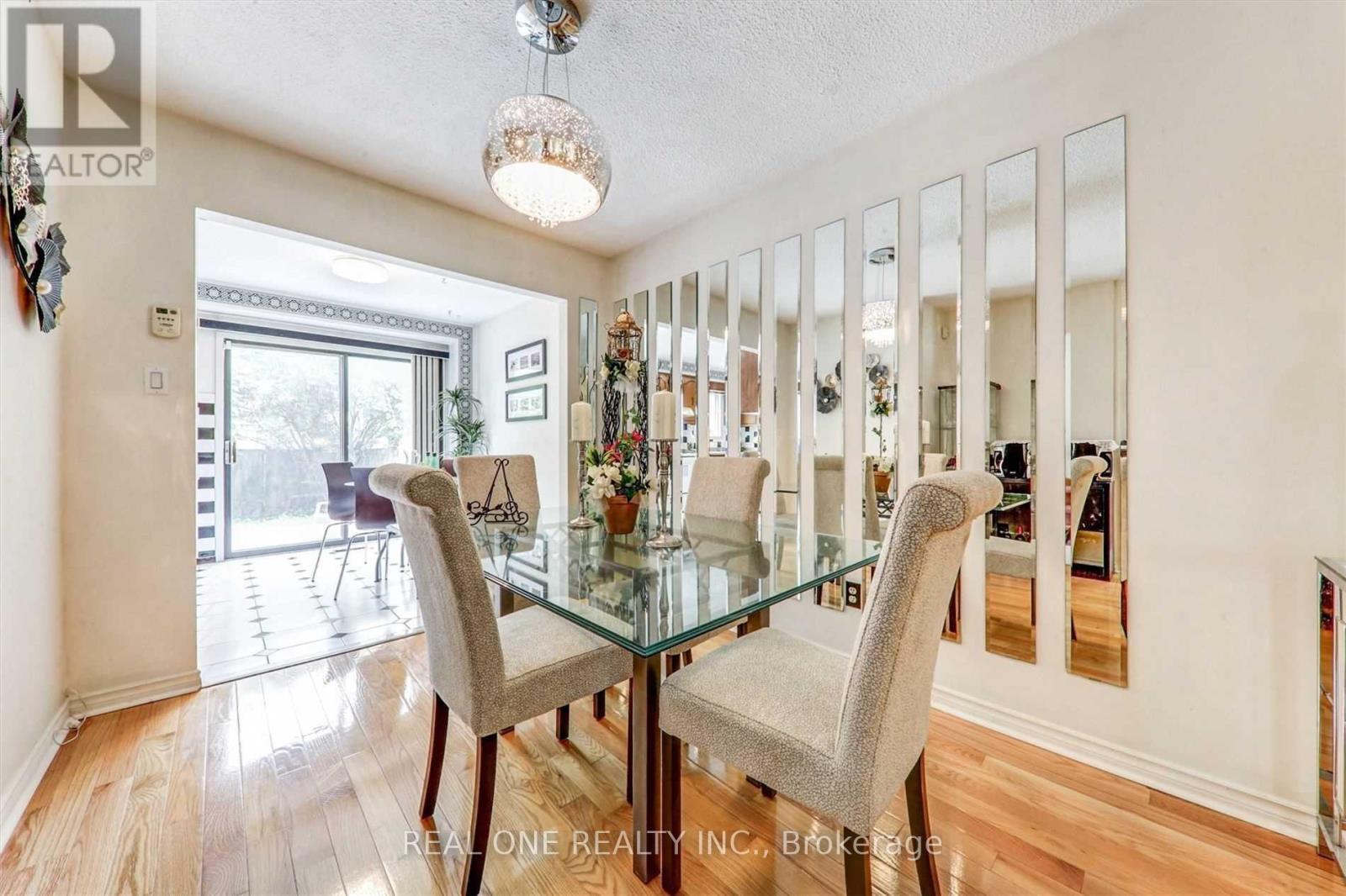 2 Maitland Drive, Markham, Ontario  L3R 4M7 - Photo 5 - N13231720