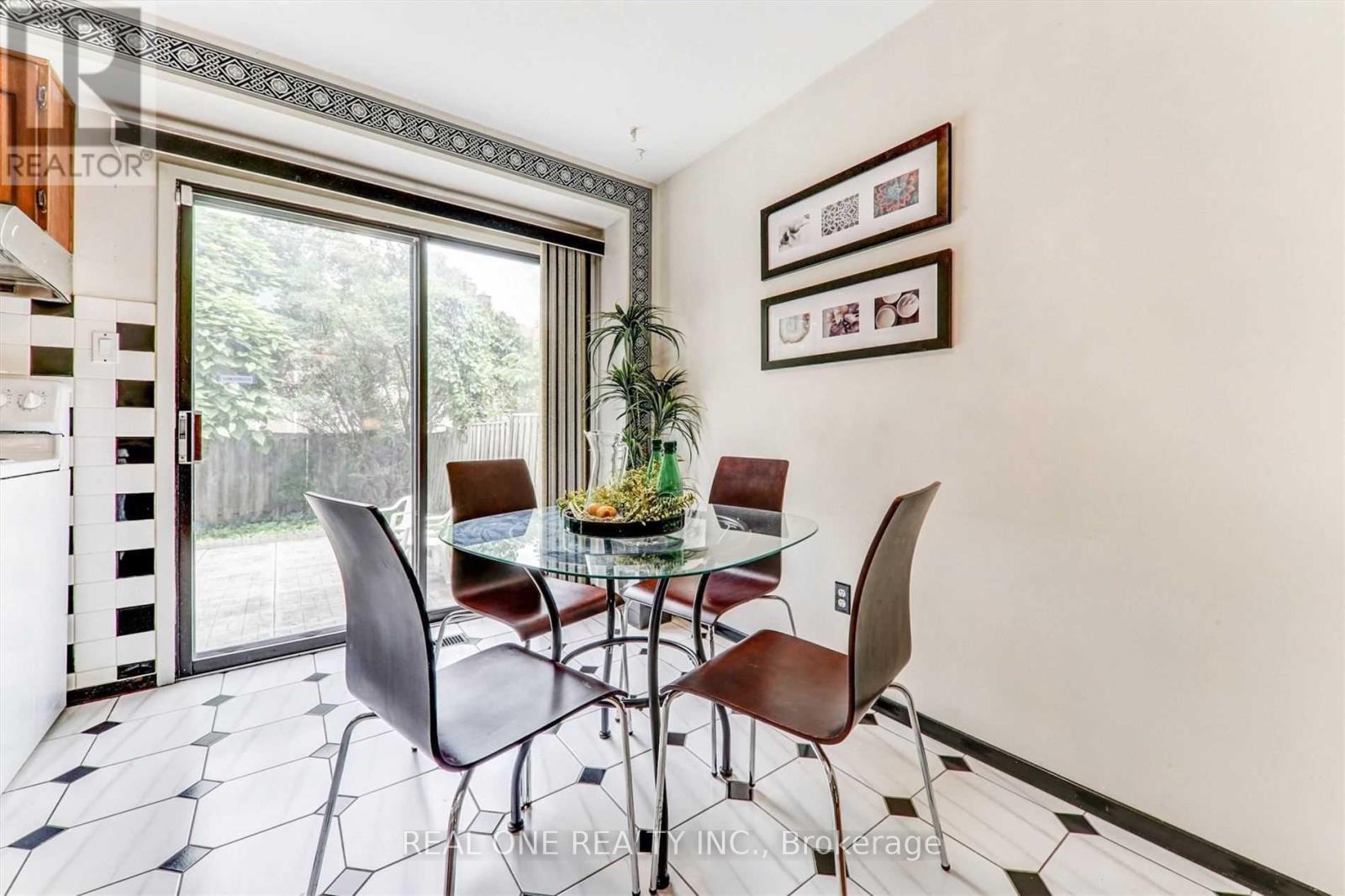 2 Maitland Drive, Markham, Ontario  L3R 4M7 - Photo 7 - N13231720