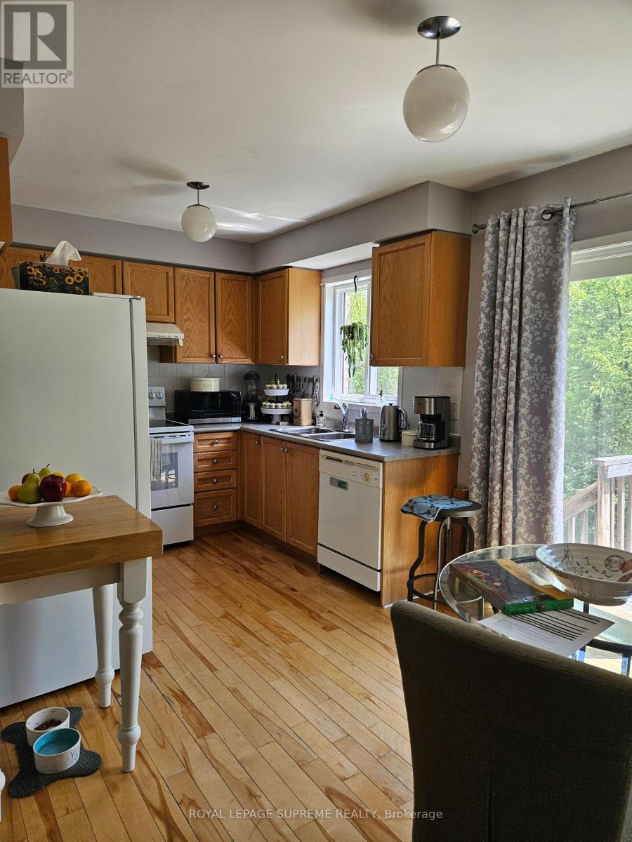 123 Trevino Circle, Barrie, Ontario  L4M 6T8 - Photo 3 - S13231736