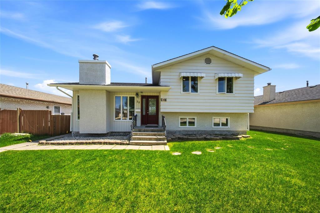 38 Valewood Crescent, Winnipeg, Manitoba  R2R 1S3 - Photo 1 - 202612408