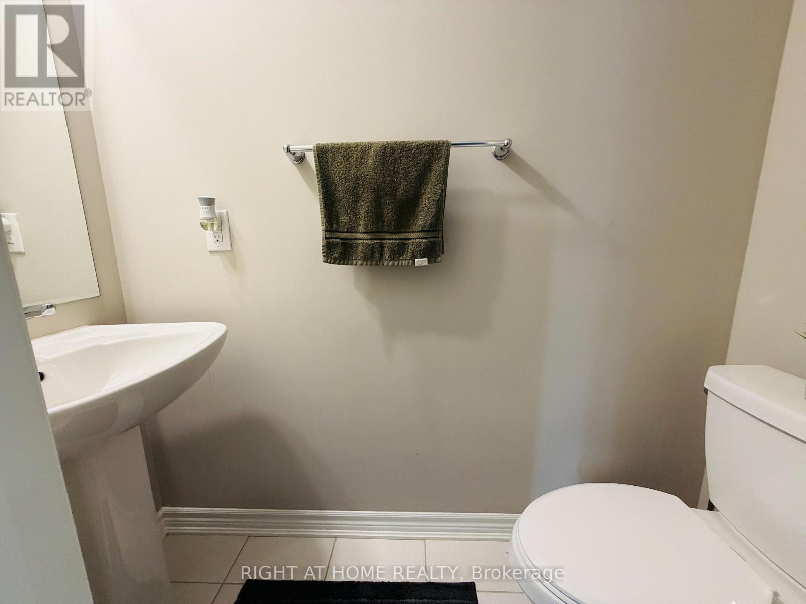 567 Bellflower Court, Milton, Ontario  L9E 1W5 - Photo 10 - W13231750