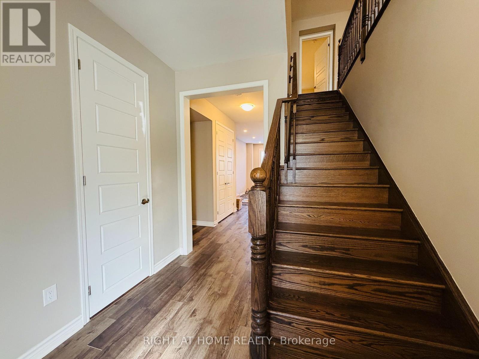 567 Bellflower Court, Milton, Ontario  L9E 1W5 - Photo 11 - W13231750