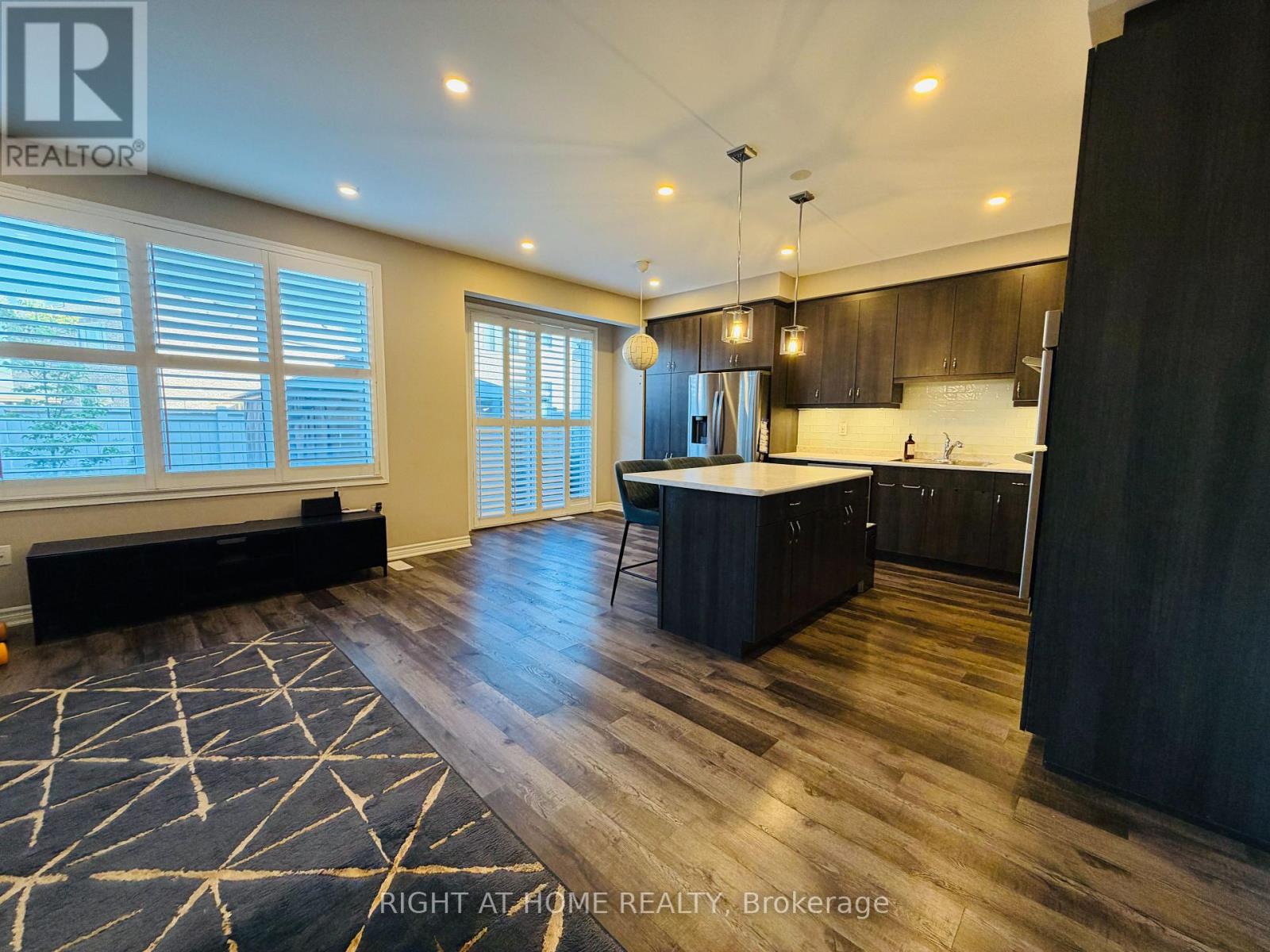 567 Bellflower Court, Milton, Ontario  L9E 1W5 - Photo 5 - W13231750