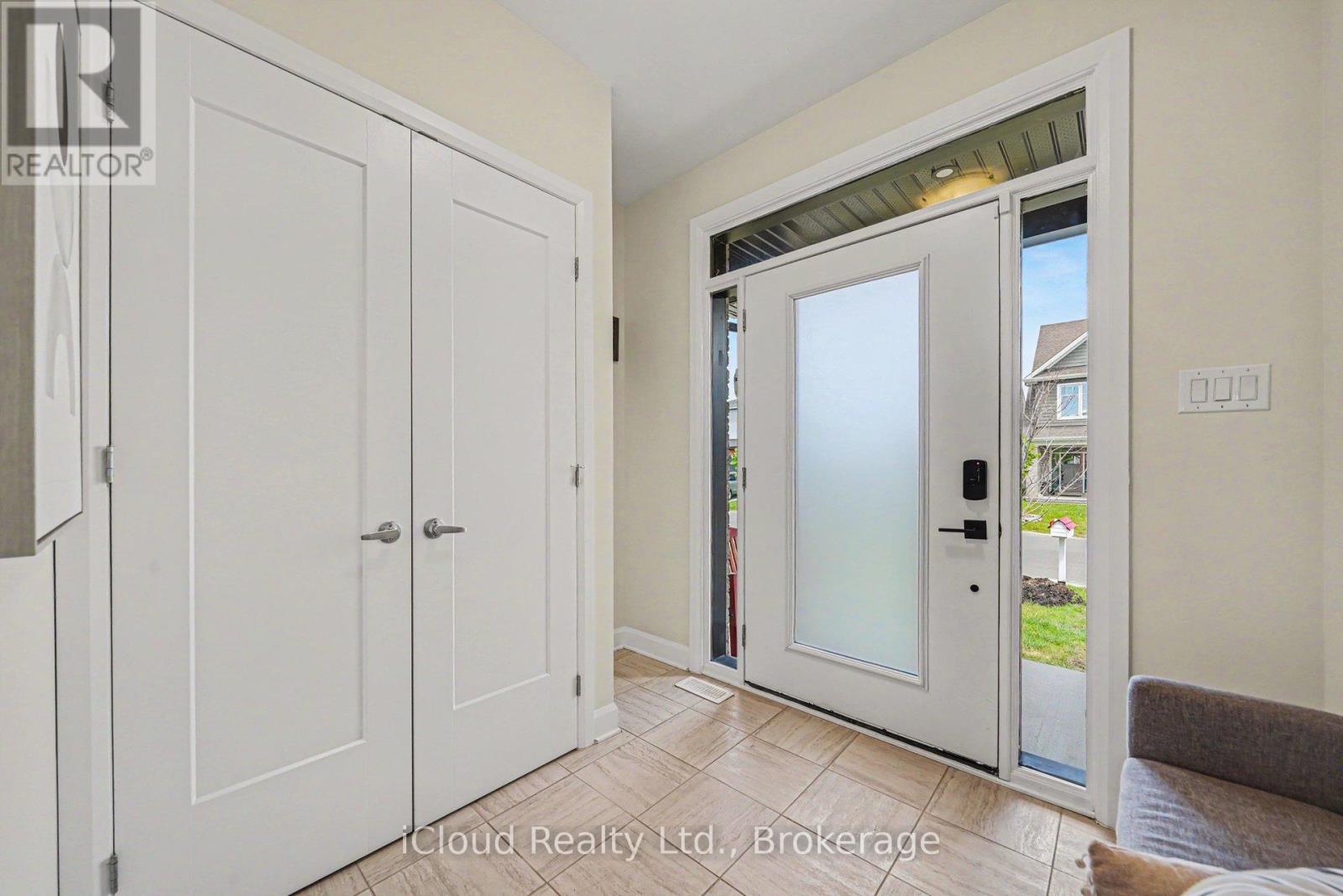 616 Moonflower Crescent, Ottawa, Ontario  K1T 0X8 - Photo 2 - X13231334