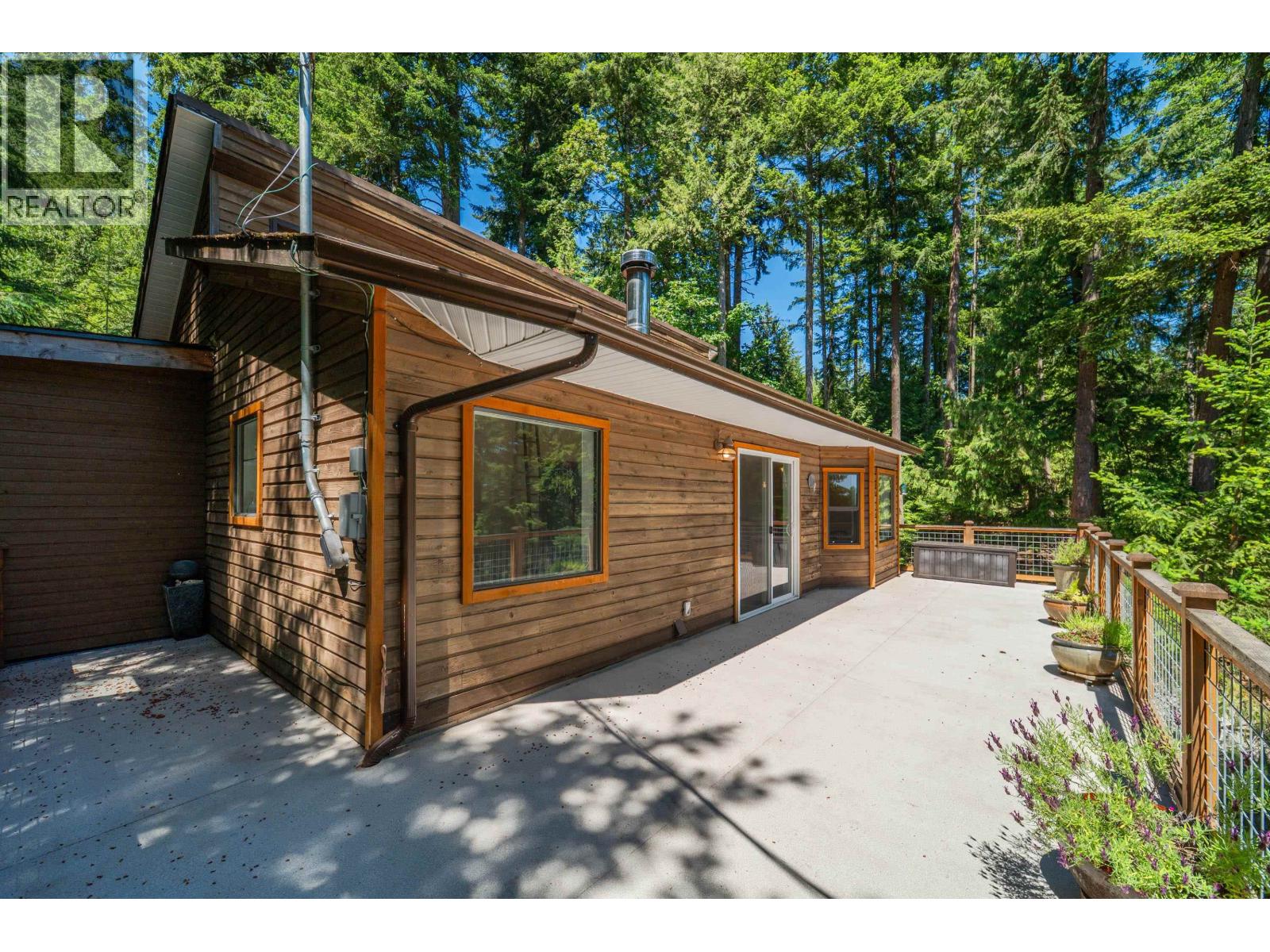 715 Fernhill Road, Mayne Island, British Columbia  V0N 2J2 - Photo 3 - R3131399