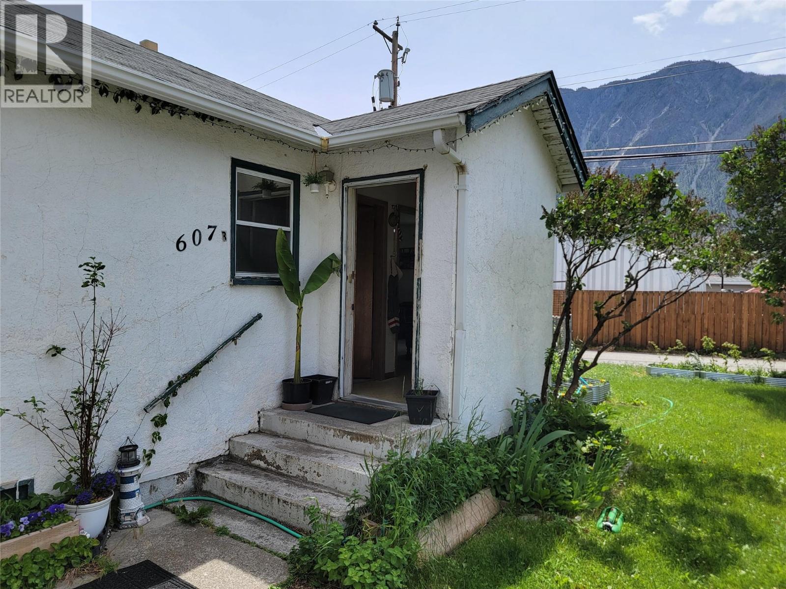 607a 5th Street, Keremeos, British Columbia  V0X 1N3 - Photo 37 - 10389957