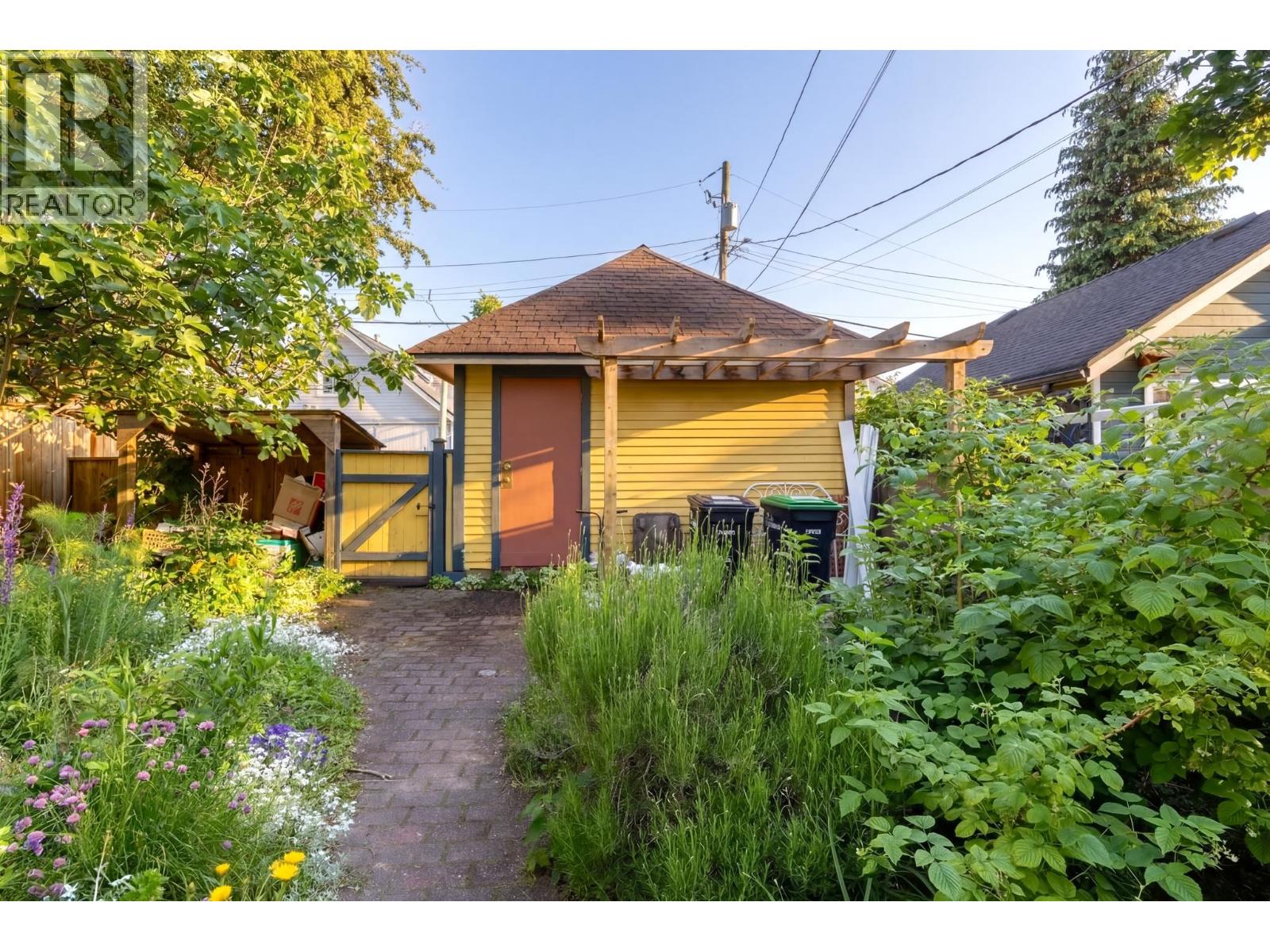 1746 William Street, Vancouver, British Columbia  V5L 2R4 - Photo 30 - R3131476