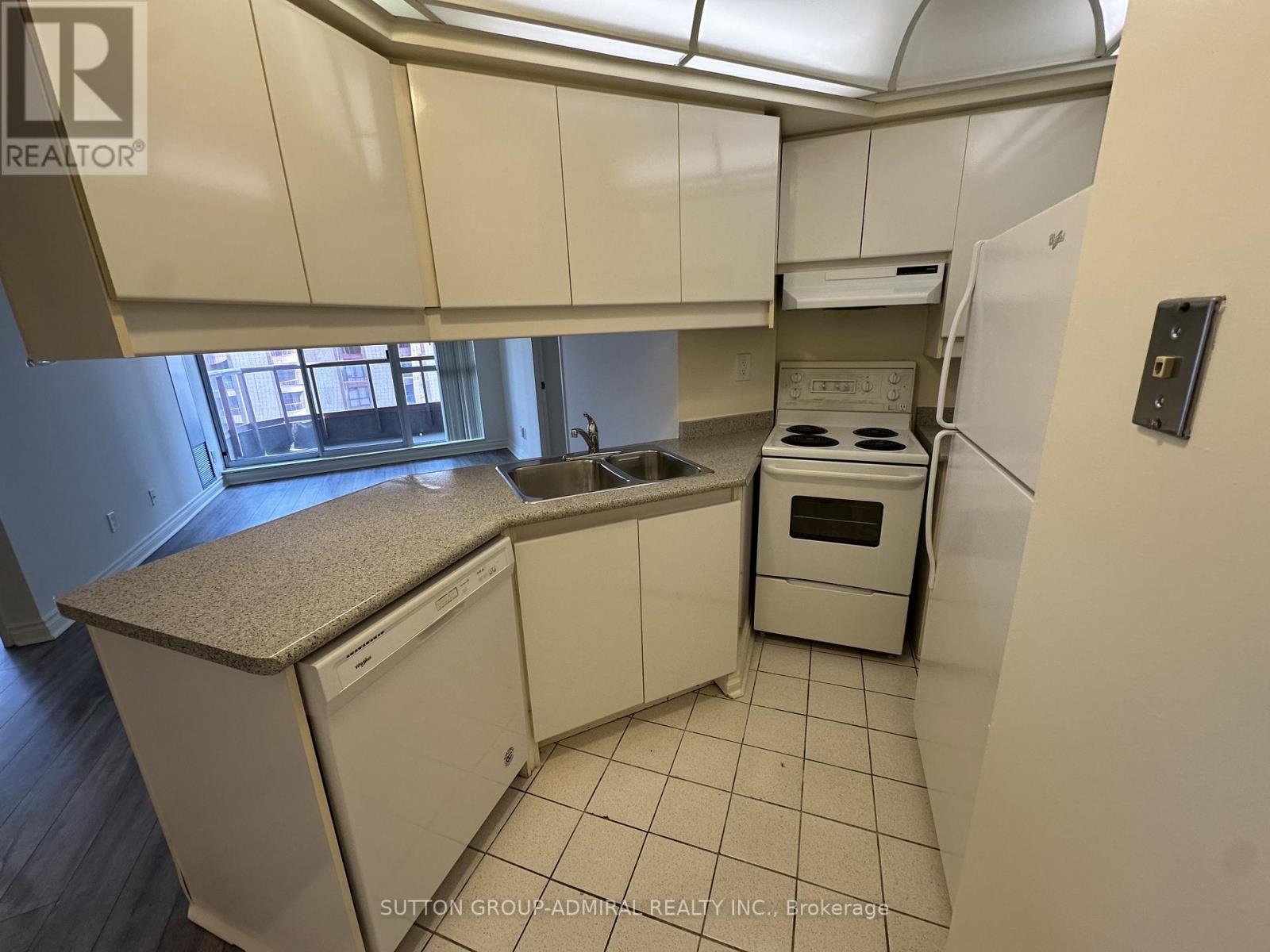 1503 - 736 Bay Street, Toronto, Ontario  M5G 2M4 - Photo 3 - C13231764