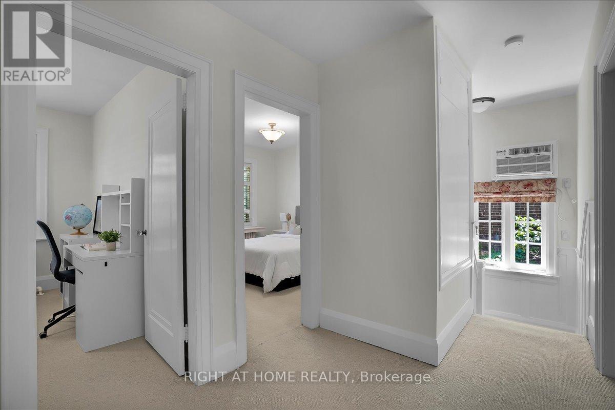 428 Briar Hill Avenue, Toronto, Ontario  M5N 1M7 - Photo 15 - C13231794