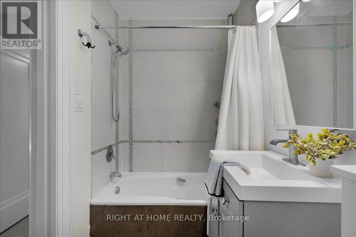 428 Briar Hill Avenue, Toronto, Ontario  M5N 1M7 - Photo 21 - C13231794