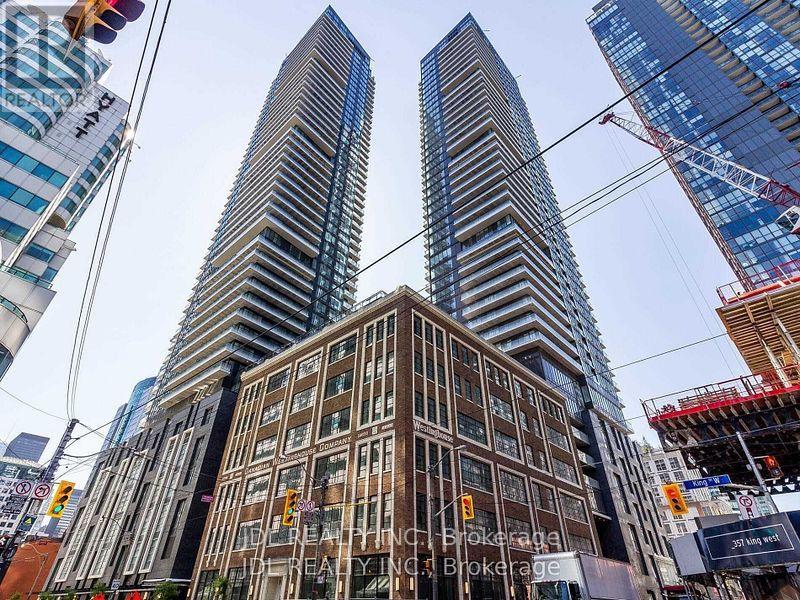 4211 - 125 BLUE JAYS WAY, Toronto, Ontario