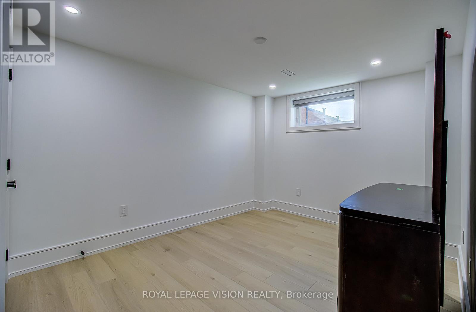 22 Anson Avenue, Toronto, Ontario  M1M 1X3 - Photo 12 - E13231752