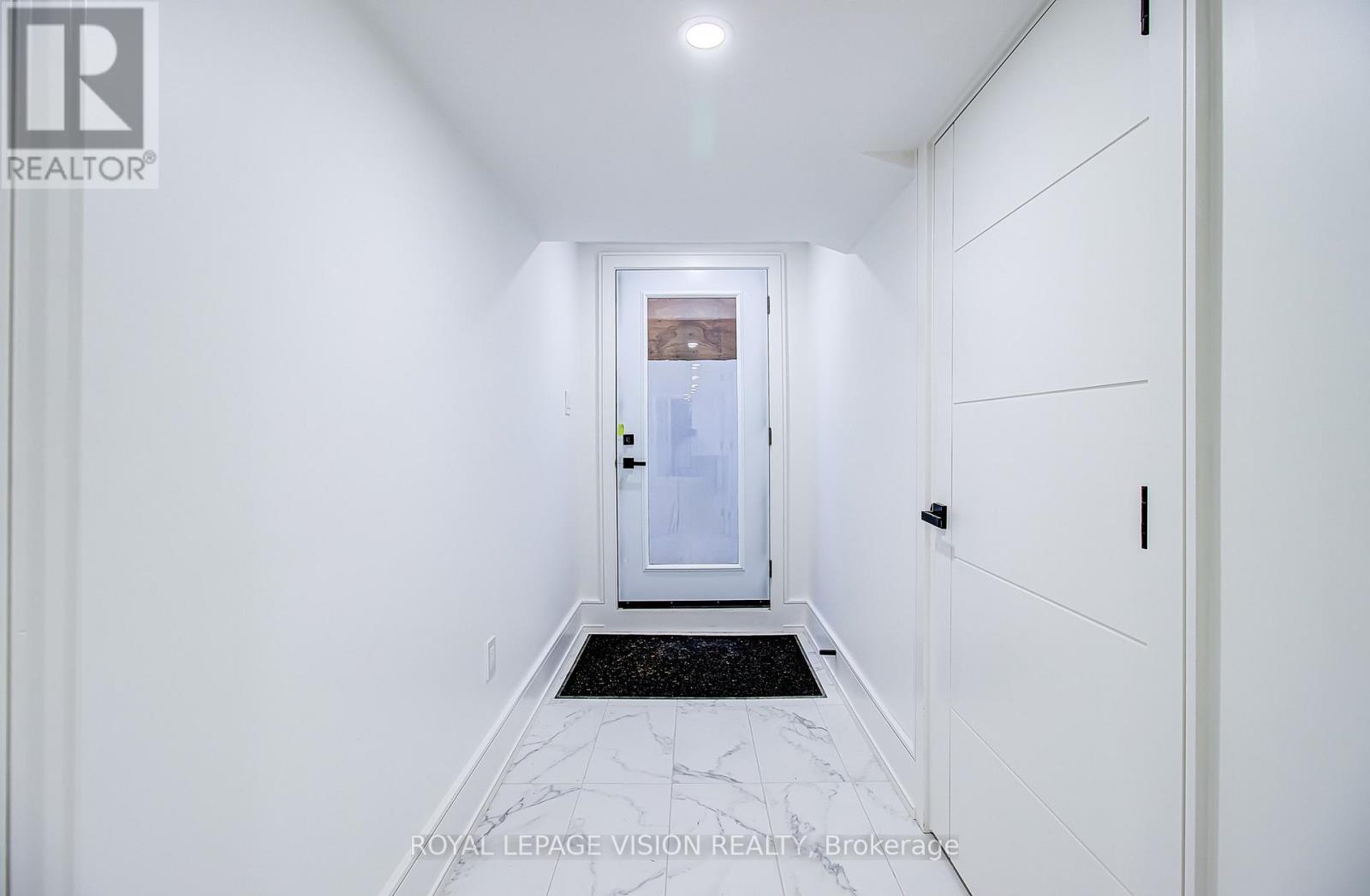 22 Anson Avenue, Toronto, Ontario  M1M 1X3 - Photo 4 - E13231752