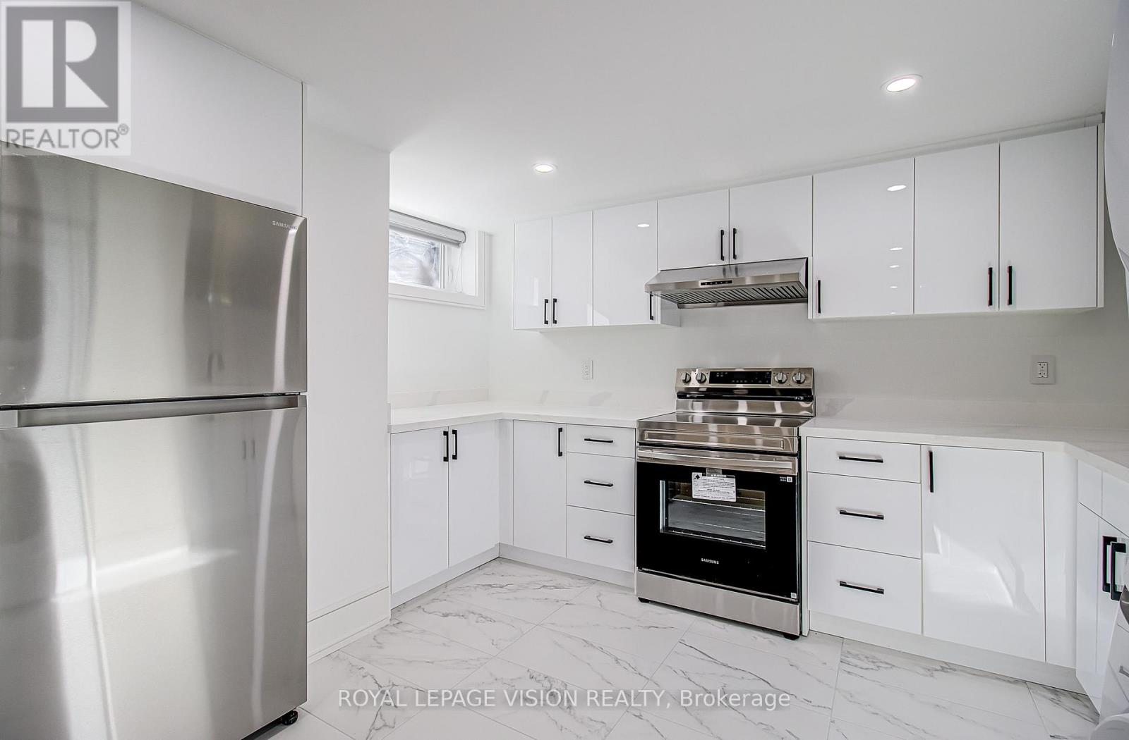 22 Anson Avenue, Toronto, Ontario  M1M 1X3 - Photo 7 - E13231752