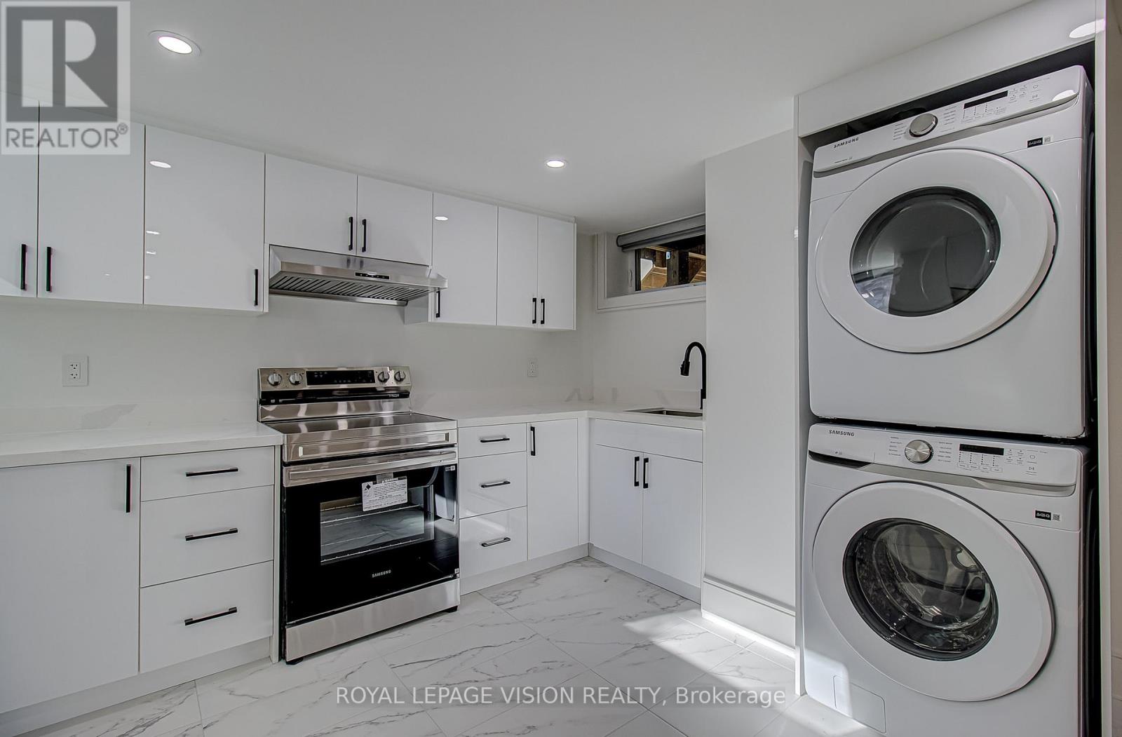22 Anson Avenue, Toronto, Ontario  M1M 1X3 - Photo 8 - E13231752