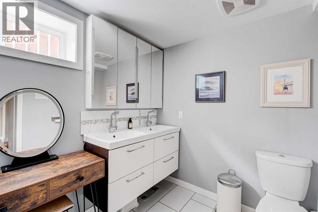 1618 43 Street Sw, Calgary, Alberta  T3C 2A4 - Photo 34 - A2313975