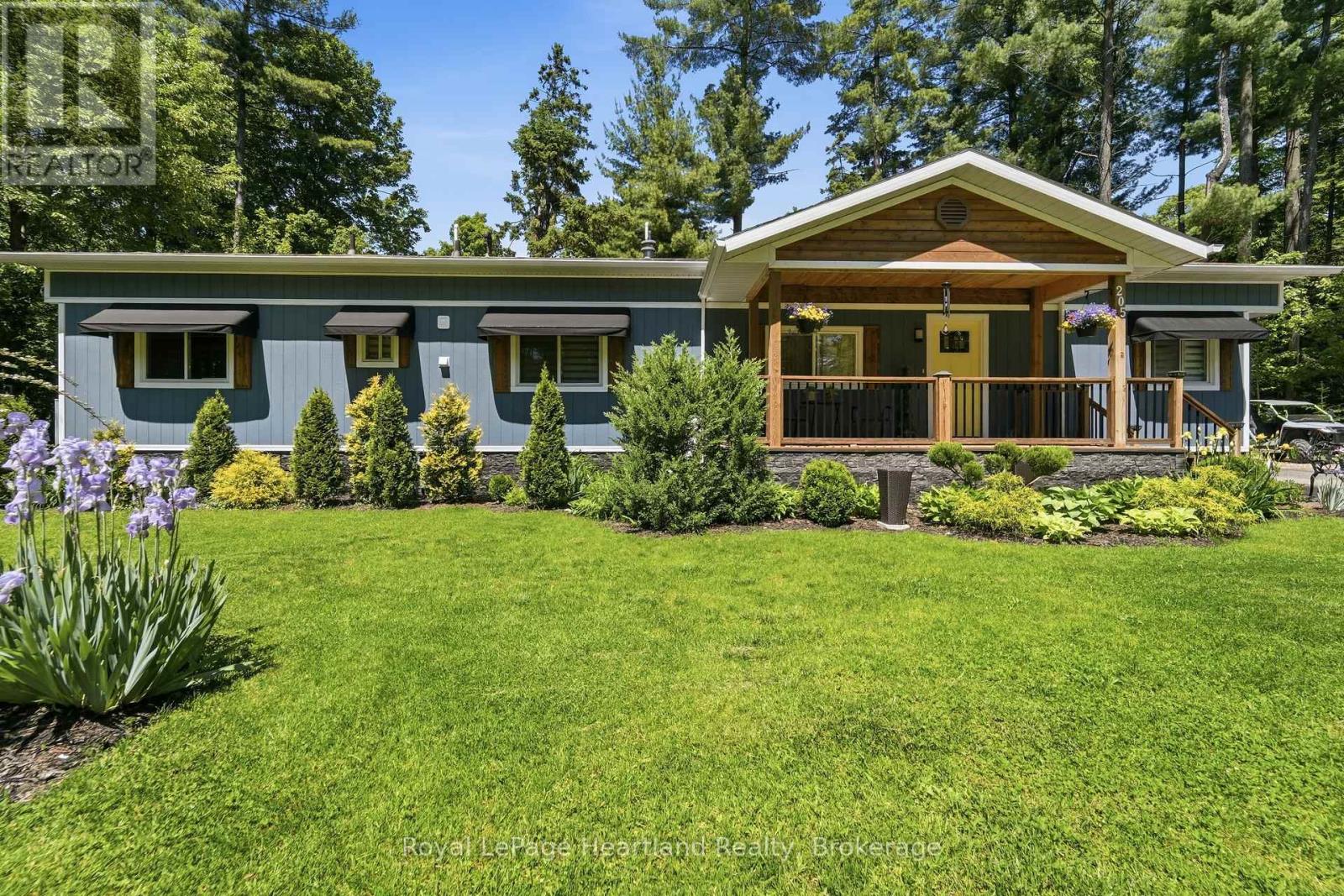 205 Chestnut Drive, Central Huron, Ontario  N0M 1G0 - Photo 1 - X13231776