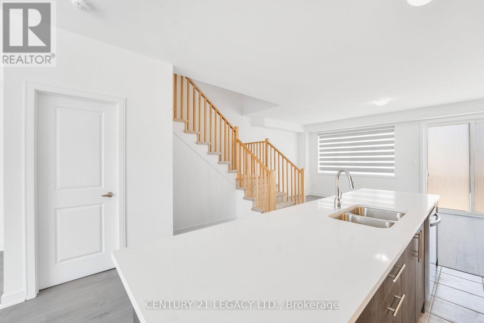 131 Blue Frst Crescent, Barrie (Innis-Shore), Ontario  L9J 0N5 - Photo 11 - S13231766