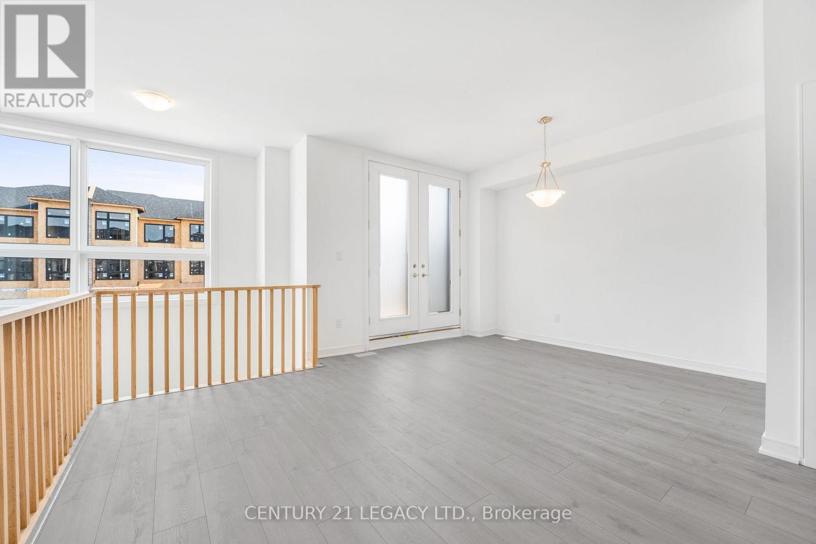 131 Blue Frst Crescent, Barrie (Innis-Shore), Ontario  L9J 0N5 - Photo 4 - S13231766