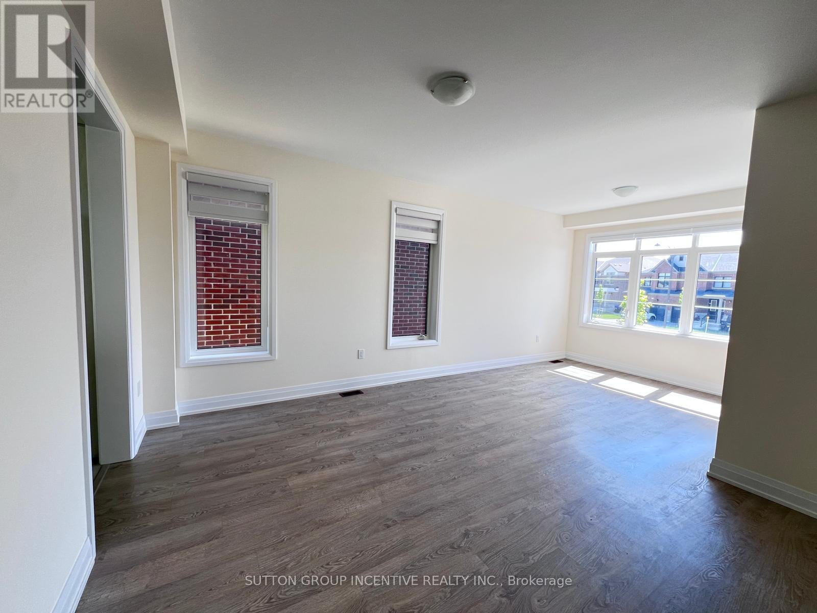 47 Bearberry Road, Springwater, Ontario  L9X 2E1 - Photo 4 - S13231782