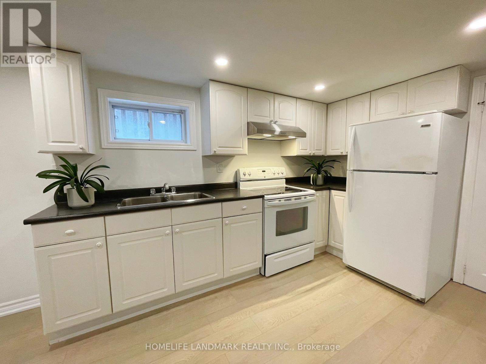 Lower - 81 Celestine Drive, Toronto, Ontario  M9R 3N6 - Photo 5 - W13231802