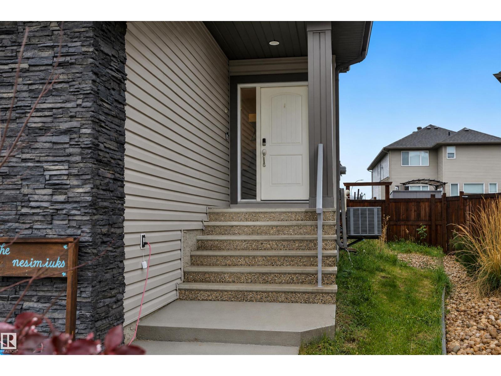 66 Mckenzie Co, Leduc, Alberta  T9E 1A4 - Photo 2 - E4491400
