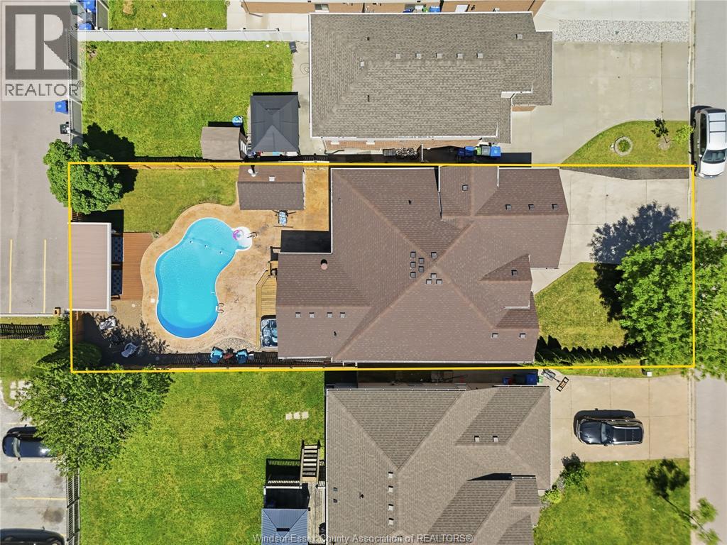2287 Northway Ave, Windsor, Ontario  N9B 3Y3 - Photo 2 - 26012597