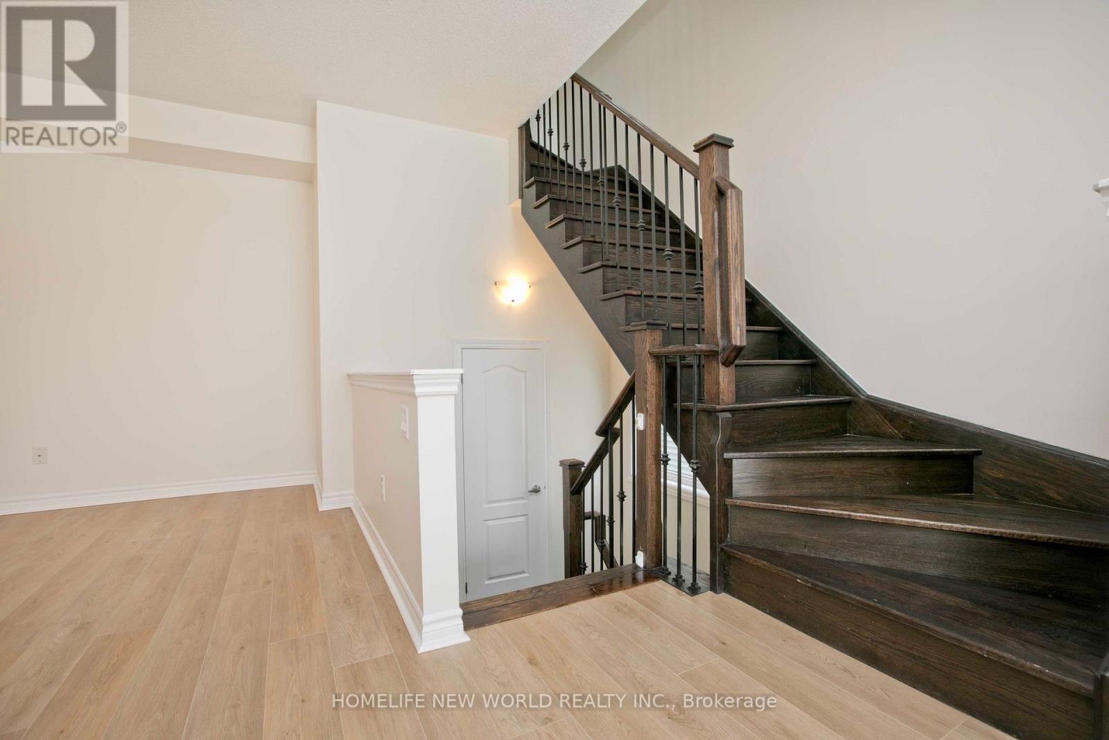 15 Wimshaw Lane, Whitchurch-Stouffville, Ontario  L4A 1Y2 - Photo 7 - N13231884