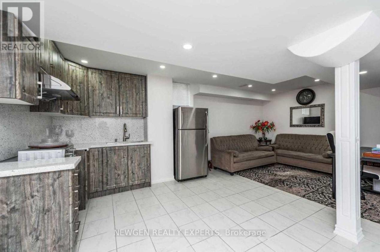 24 Thornapple (Basement) Street, Brampton, Ontario  L6R 3X2 - Photo 2 - W13231890