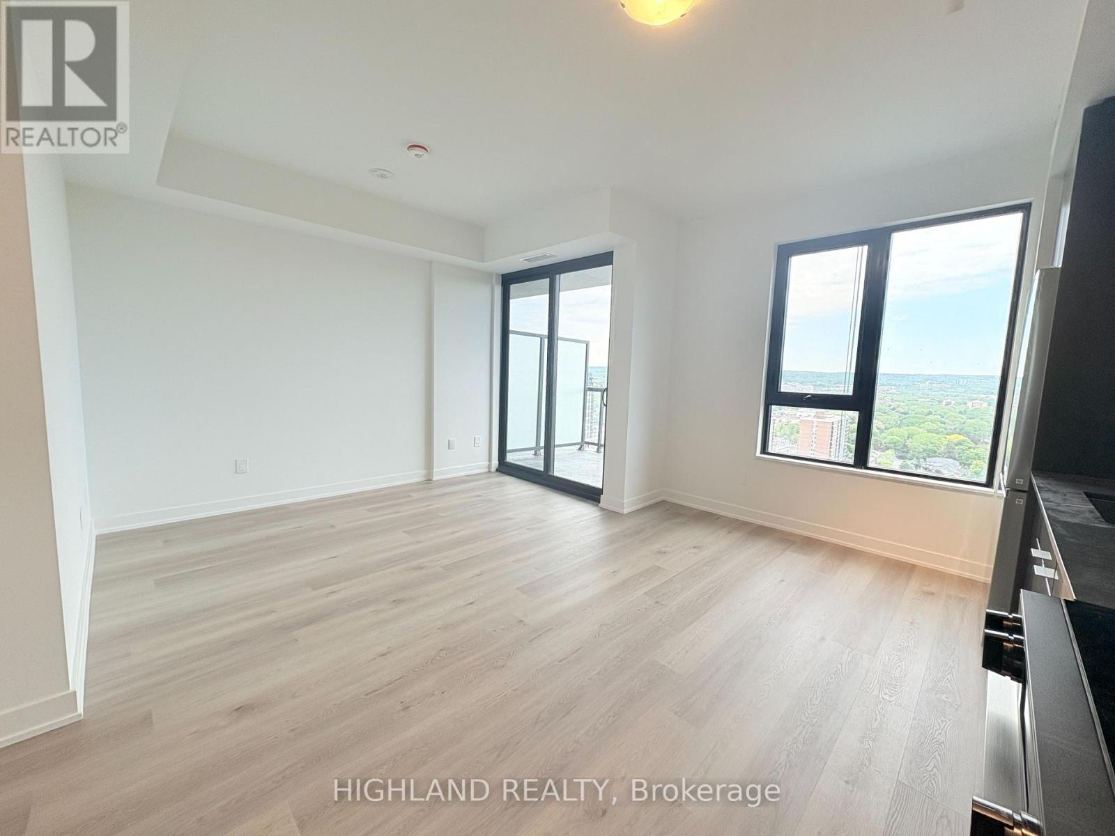 2402 - 2075 Lakeshore Road, Burlington, Ontario  L7R 0H3 - Photo 3 - W13231898