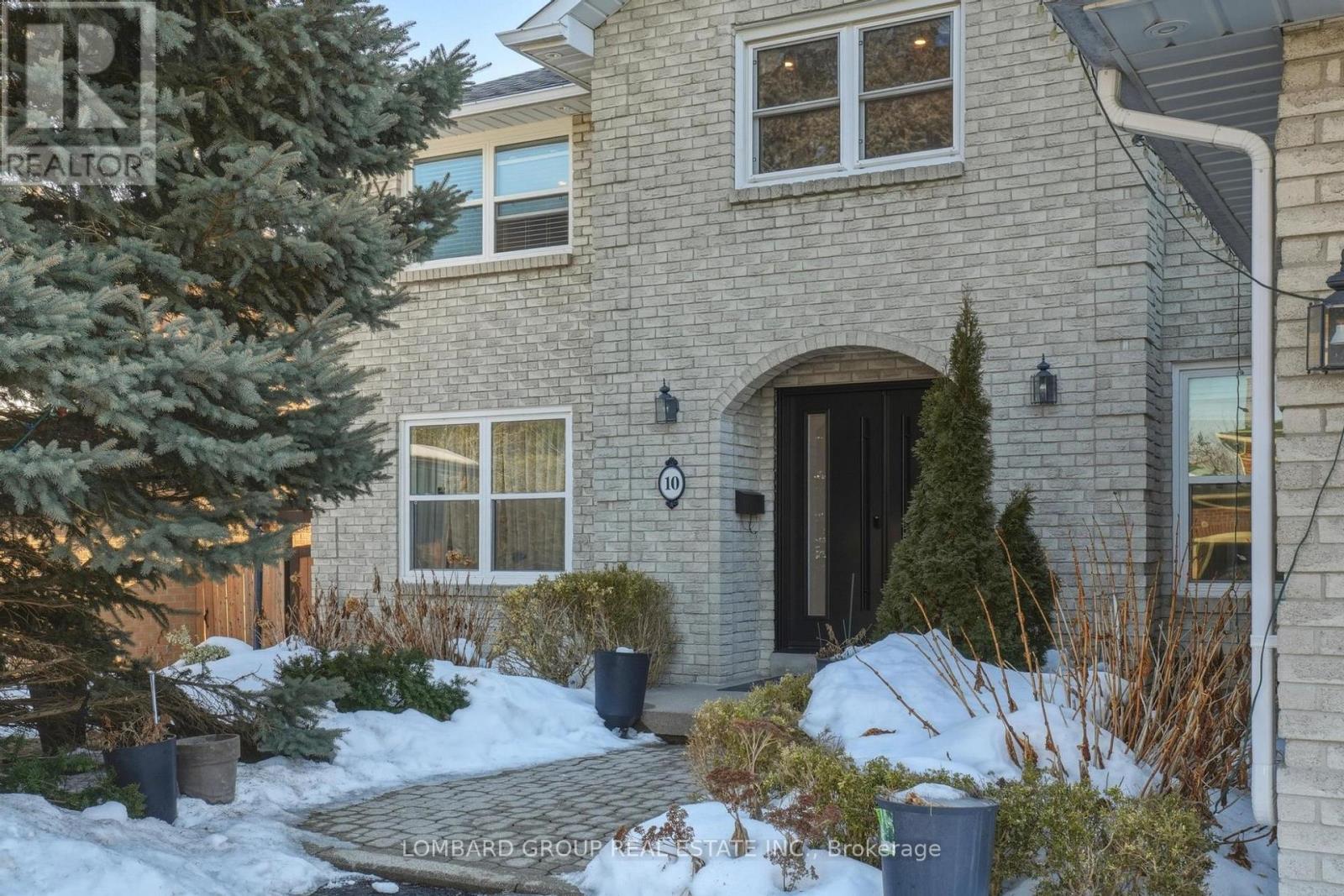 10 Whitmore Court, Brampton, Ontario  L6Z 2A5 - Photo 2 - W13231900