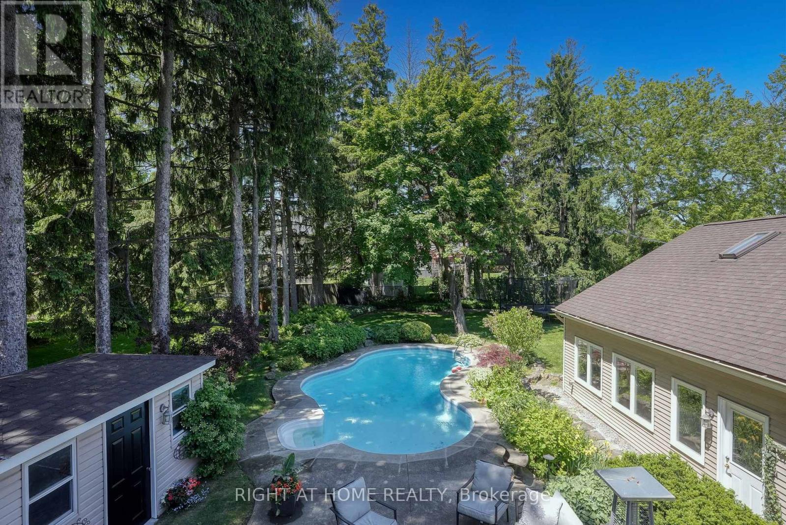 461 LAKESHORE ROAD W, Oakville, Ontario