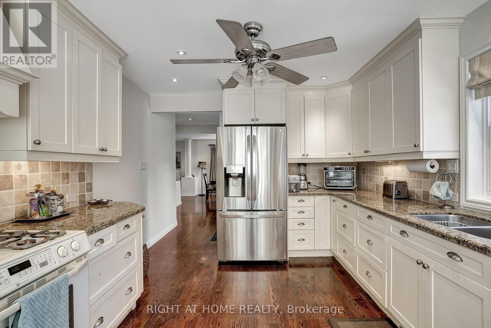 461 Lakeshore Road W, Oakville, Ontario  L6K 1G4 - Photo 13 - W13231902