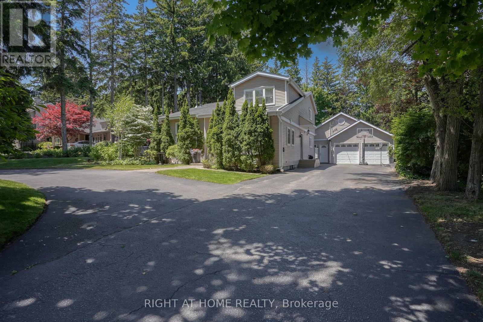 461 Lakeshore Road W, Oakville, Ontario  L6K 1G4 - Photo 2 - W13231902