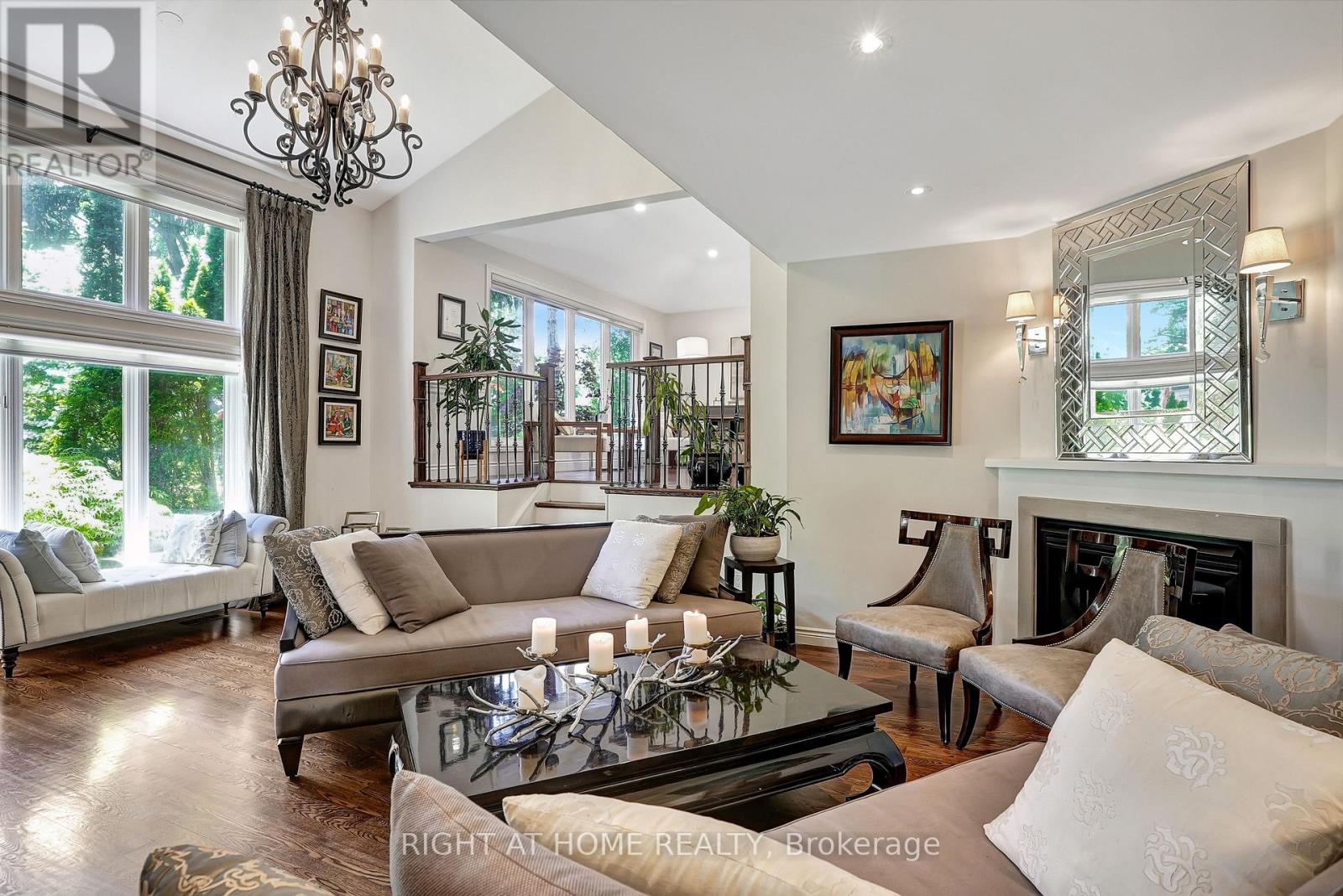 461 Lakeshore Road W, Oakville, Ontario  L6K 1G4 - Photo 5 - W13231902