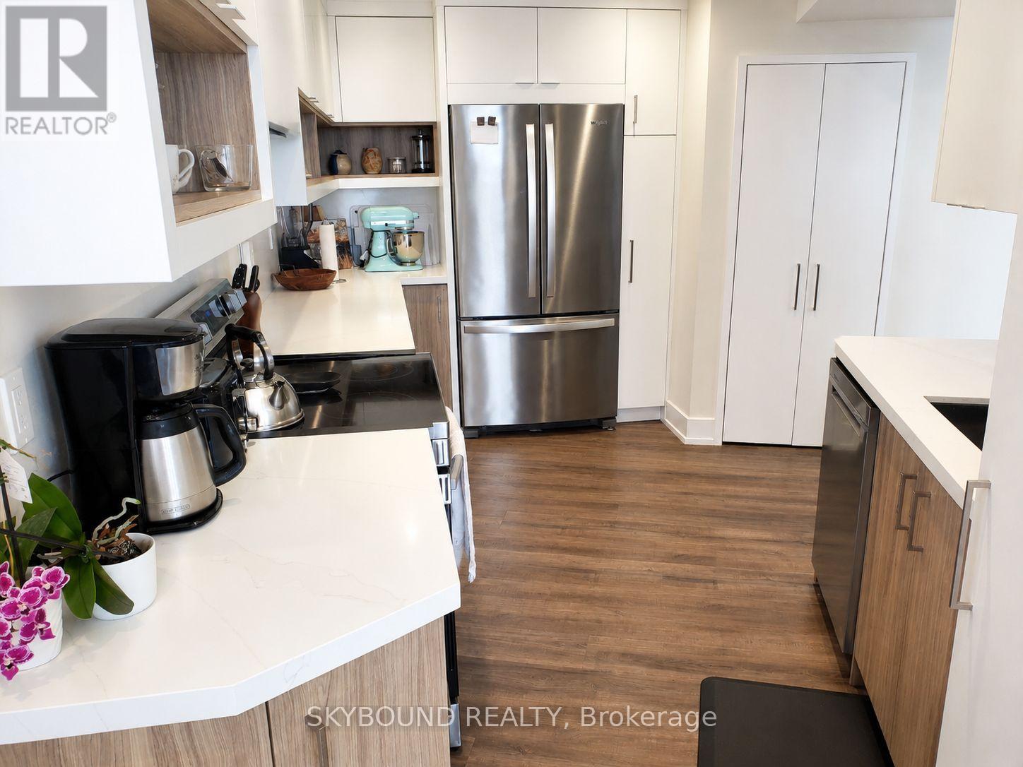 301 - 1360 Rathburn Road, Mississauga, Ontario  L4W 4H4 - Photo 12 - W13172900