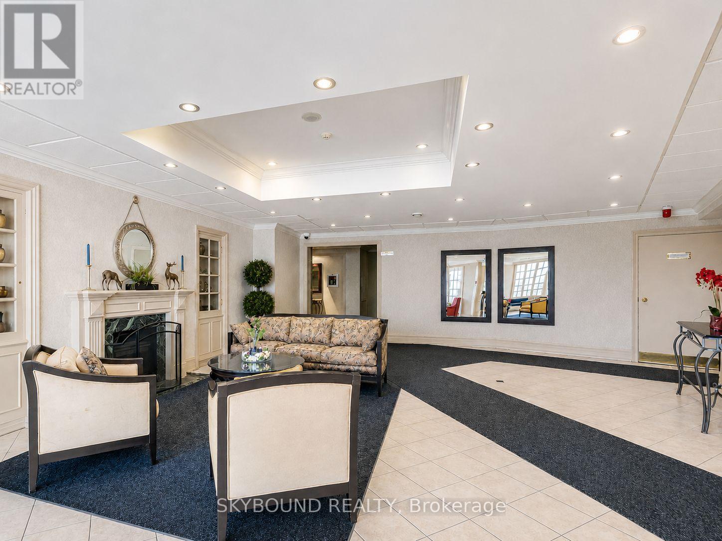 301 - 1360 Rathburn Road, Mississauga, Ontario  L4W 4H4 - Photo 4 - W13172900